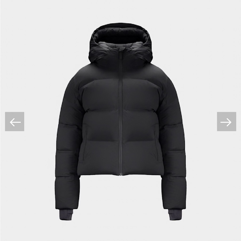 Aritzia SuperPuff2O Women's Black Puffer Jacket with Hood
